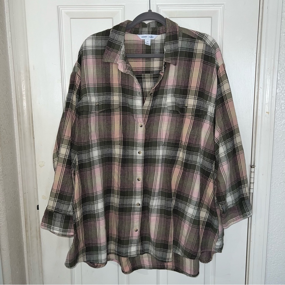 Old navy flannel (the boyfriend shirt style) over sized very warm and comfy
